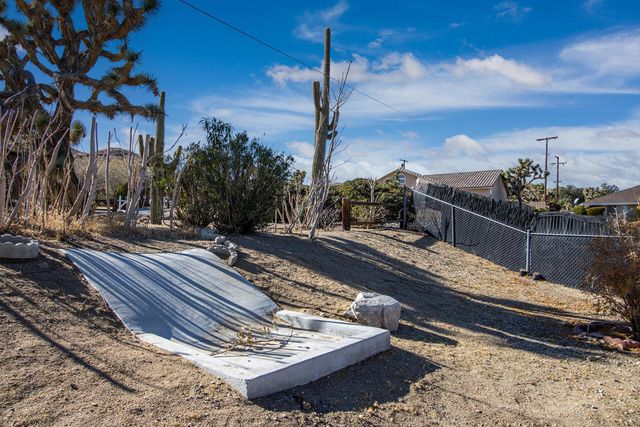 8687 Grand Avenue, Yucca Valley, CA 92284