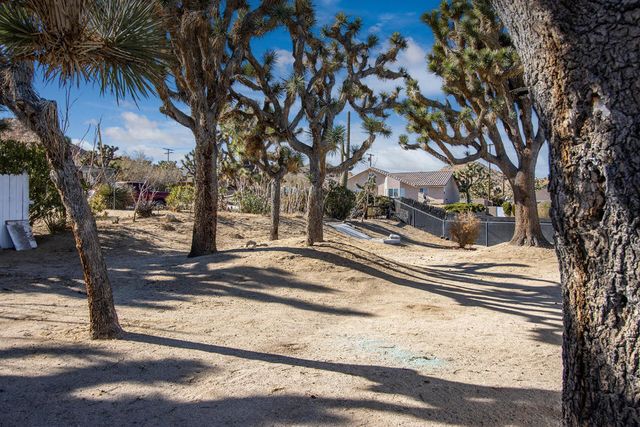 8687 Grand Avenue, Yucca Valley, CA 92284