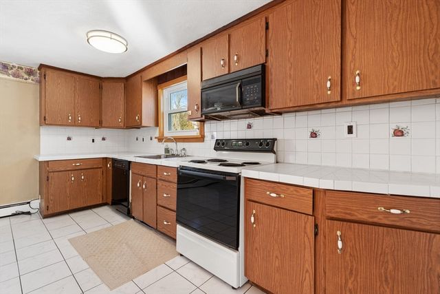 15 Cass St, Melrose, MA 02176