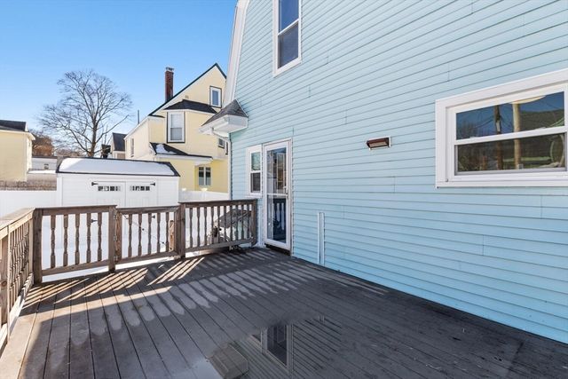 15 Cass St, Melrose, MA 02176