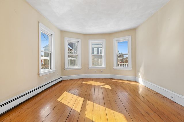 15 Cass St, Melrose, MA 02176