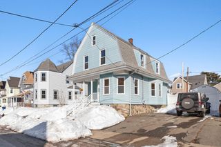 15 Cass St, Melrose, MA 02176