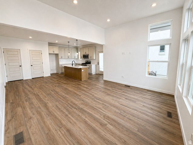 11428 S GLASS HILL DR, South Jordan, UT 84009