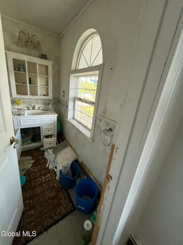 1296 State Highway 162, Root, NY 12166