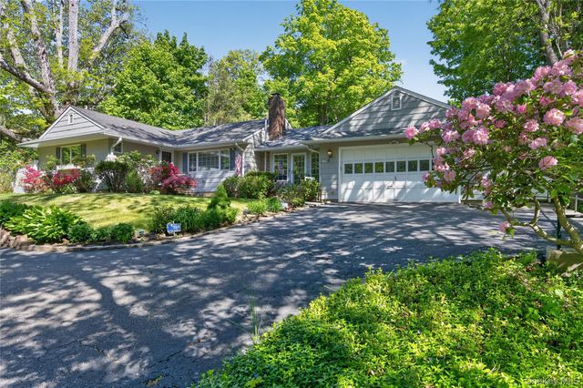 247 Buckram Road, Locust Valley, NY 11560