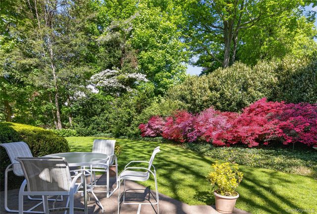 247 Buckram Road, Locust Valley, NY 11560