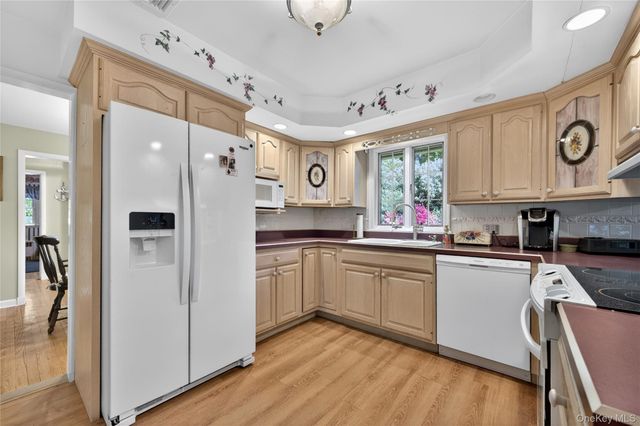 247 Buckram Road, Locust Valley, NY 11560