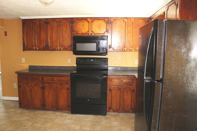 35 Nashoba Road, Charlton, MA 01507