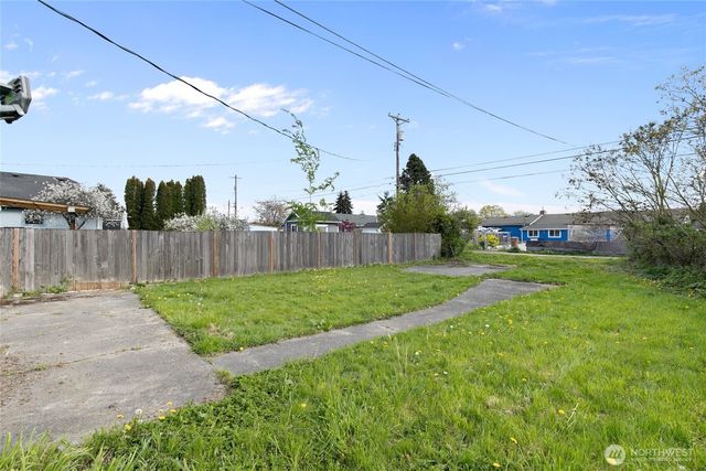 916 E 61st Street, Tacoma, WA 98404
