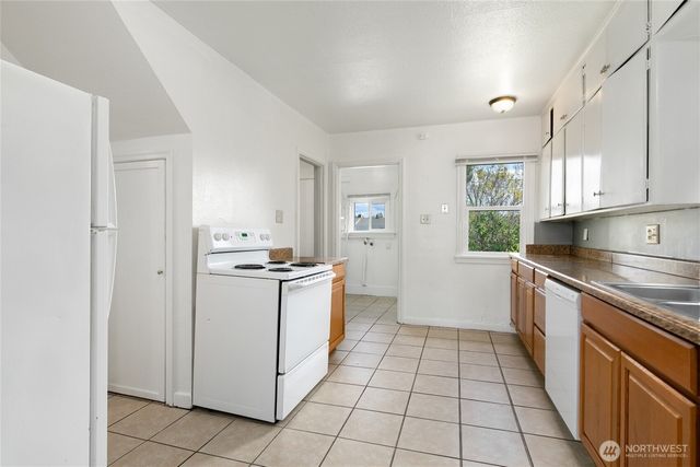 916 E 61st Street, Tacoma, WA 98404
