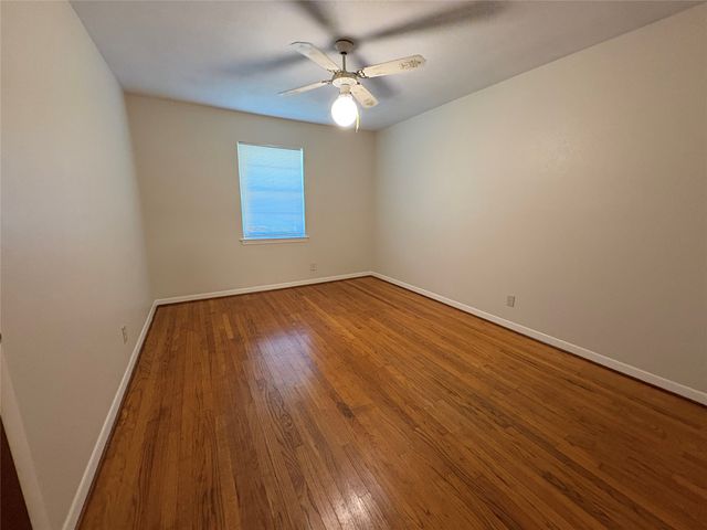 588 Rea Avenue, Lancaster, TX 75146
