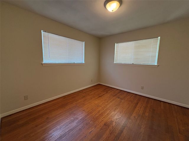 588 Rea Avenue, Lancaster, TX 75146