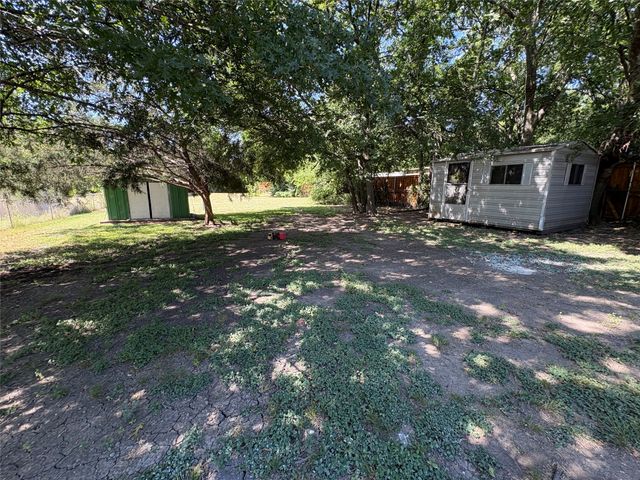 588 Rea Avenue, Lancaster, TX 75146