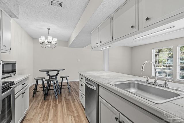 3328 Kingswood Ct 9D, Pensacola, FL 32514