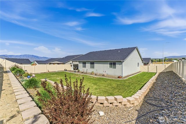 2164 Millwood Lane SE, East Wenatchee, WA 98802