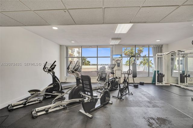 10350 W Bay Harbor Dr 3G, Bay Harbor Islands, FL 33154