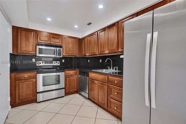 10350 W Bay Harbor Dr 3G, Bay Harbor Islands, FL 33154