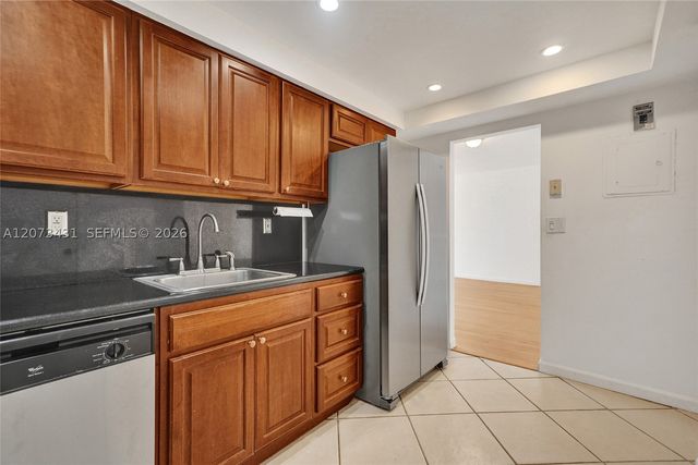 10350 W Bay Harbor Dr 3G, Bay Harbor Islands, FL 33154
