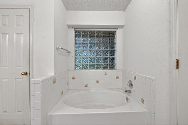 137 Tamarron Drive, Lakeside, TX 76135