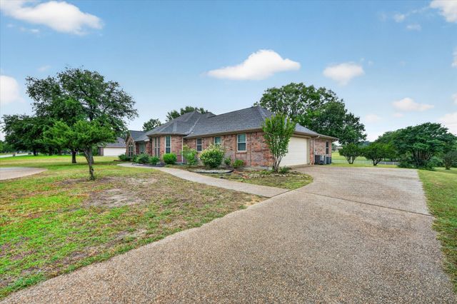 137 Tamarron Drive, Lakeside, TX 76135