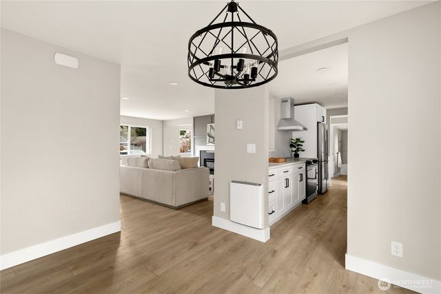 1402 N 136th Street, Seattle, WA 98133