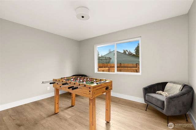 1402 N 136th Street, Seattle, WA 98133