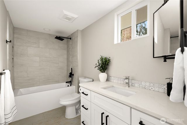 1402 N 136th Street, Seattle, WA 98133