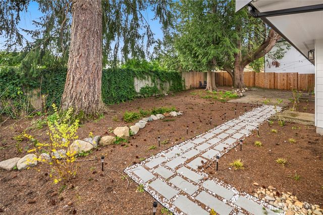 1402 N 136th Street, Seattle, WA 98133