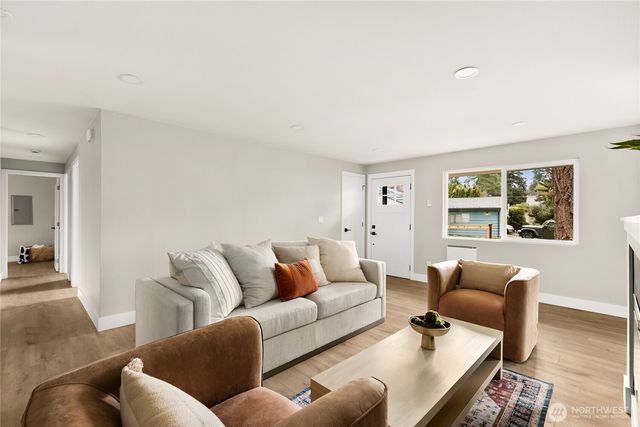 1402 N 136th Street, Seattle, WA 98133