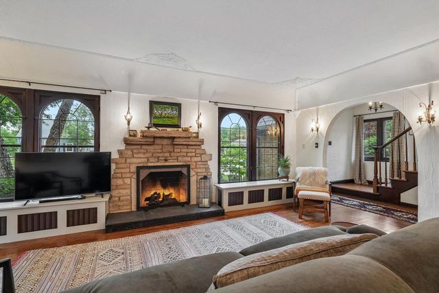 2517 N 96th STREET, Wauwatosa, WI 53226