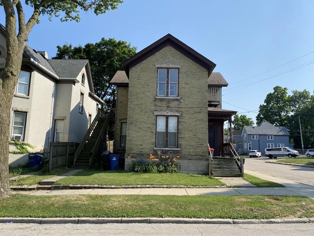 1011 10th STREET, Racine, WI 53403