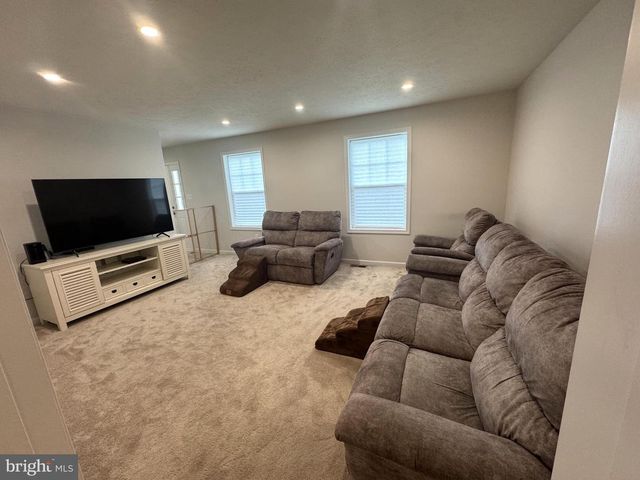 65 HILLSIDE DR, Lewistown, PA 17044