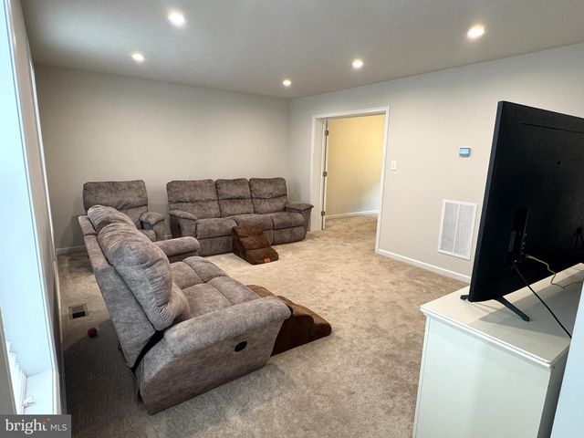 65 HILLSIDE DR, Lewistown, PA 17044