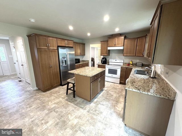 65 HILLSIDE DR, Lewistown, PA 17044