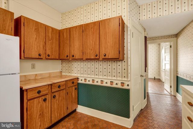 42 MARKET SQ, Manheim, PA 17545