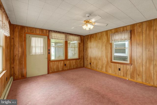 42 MARKET SQ, Manheim, PA 17545