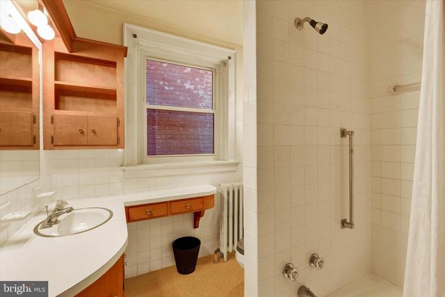 42 MARKET SQ, Manheim, PA 17545