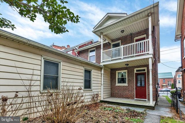 42 MARKET SQ, Manheim, PA 17545