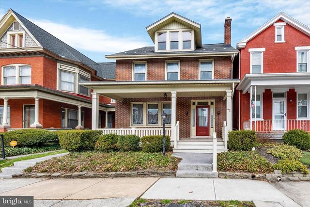 42 MARKET SQ, Manheim, PA 17545