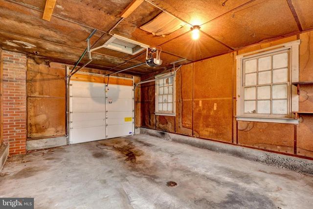 42 MARKET SQ, Manheim, PA 17545