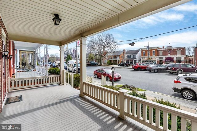 42 MARKET SQ, Manheim, PA 17545