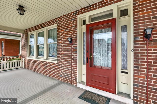 42 MARKET SQ, Manheim, PA 17545