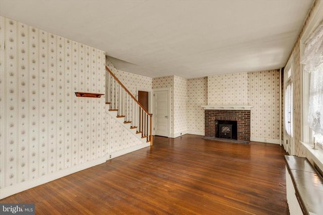 42 MARKET SQ, Manheim, PA 17545