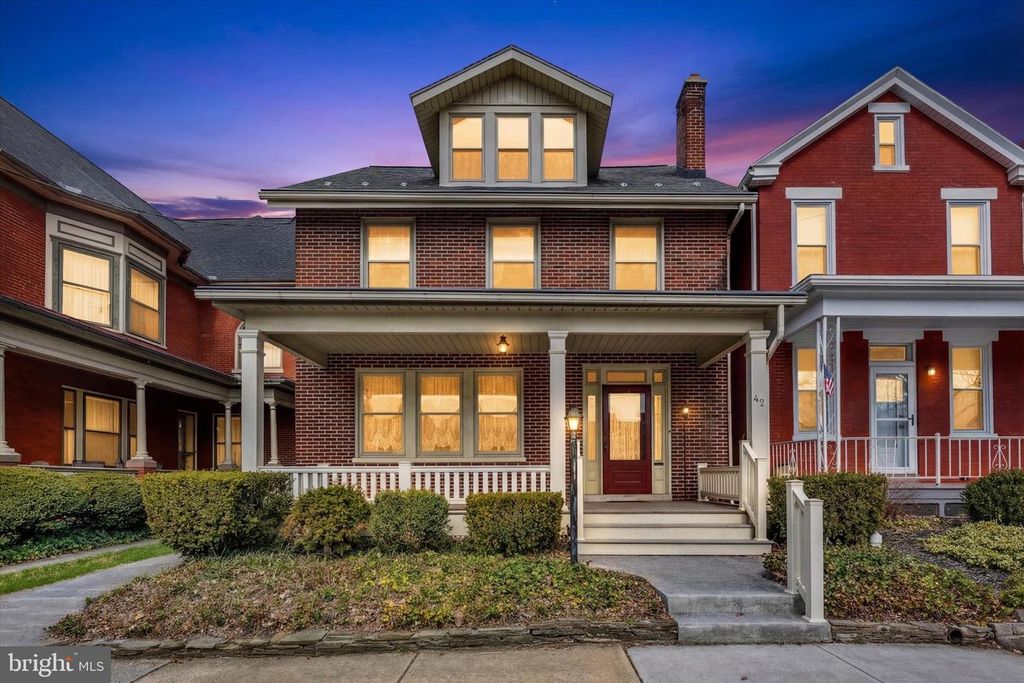 42 MARKET SQ, Manheim, PA 17545