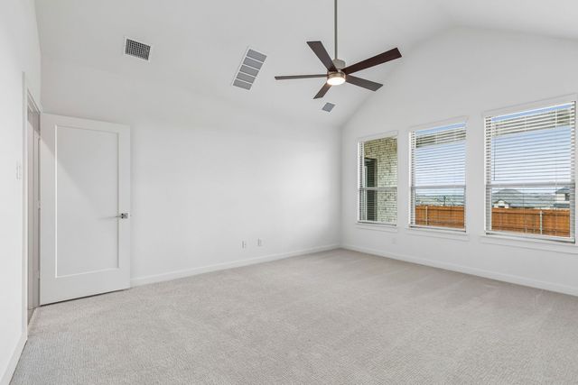 906 Sleepy Landing Drive, Lavon, TX 75166