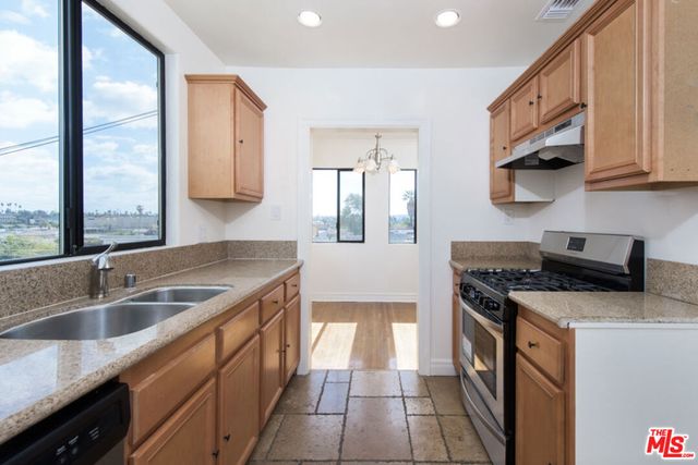 1242 S Hudson Avenue, Los Angeles, CA 90019