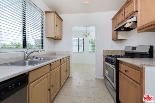 1242 S Hudson Avenue, Los Angeles, CA 90019