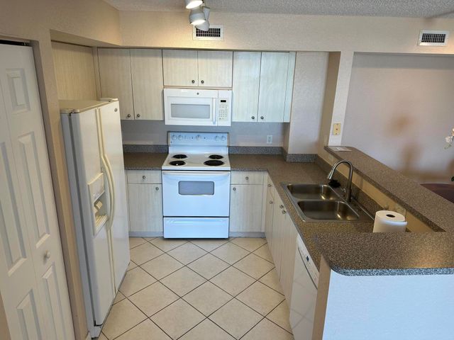 1801 N Flagler Drive 830, West Palm Beach, FL 33407