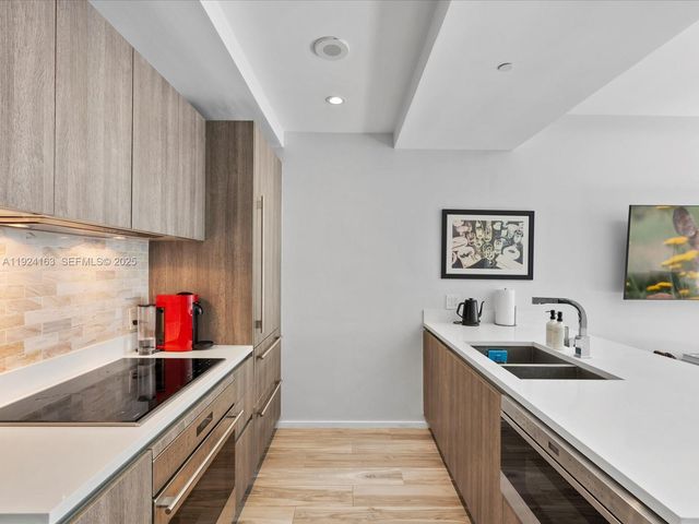 801 S Miami Ave 1603, Miami, FL 33130