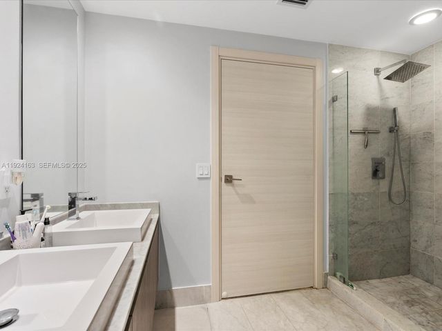 801 S Miami Ave 1603, Miami, FL 33130